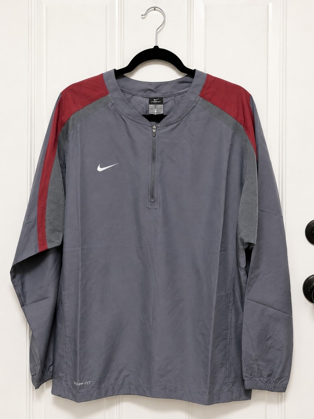 Nike Storm-FIT Men’s Medium Gray Red Quarter Zip Jacket NWT
